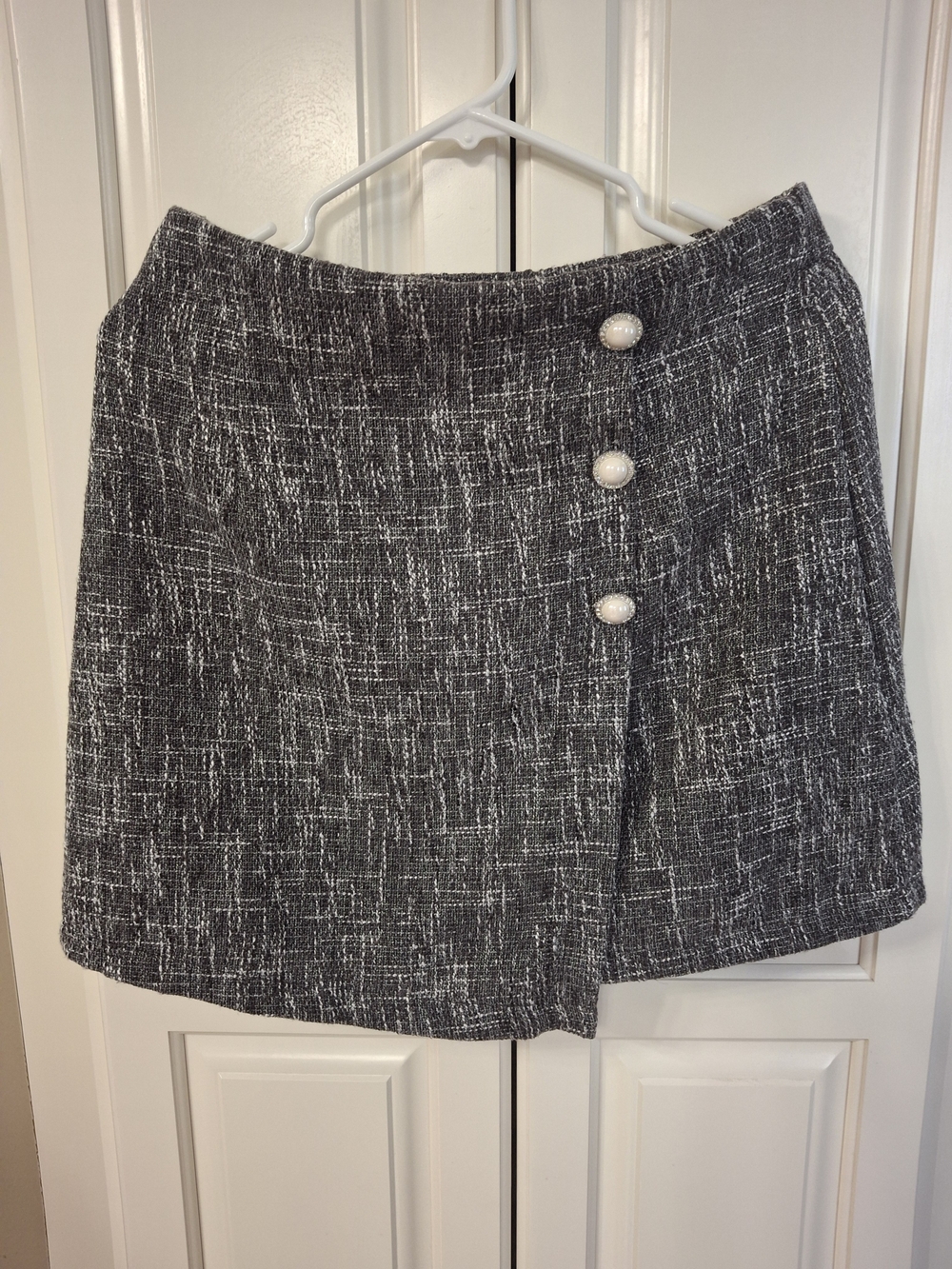 SHEIN Black and White Tweed Pearl-Button Mini Skirt
